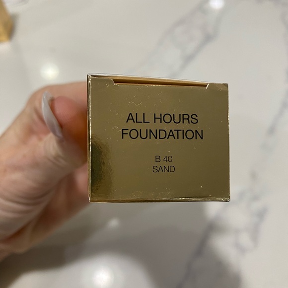 Sand B 40 YSL All Hours Foundation clearance sale - Picture 2 of 4